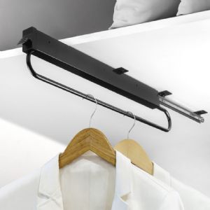1 PORTE-VETEMENTS EXTRACTIBLE NOIR POUR ARMOIRE