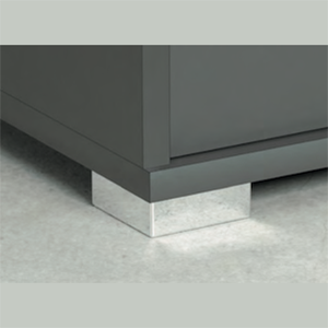 1 PIED DE MEUBLE CARRE EN PLASTIQUE COL. ALU MAT 60X60X20